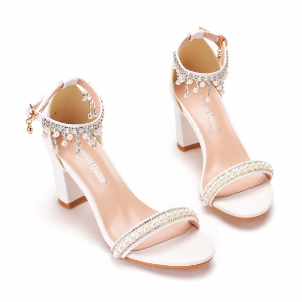 Sexy Blanche Chaussure De Mariée 2022 Perle Mariage Faux Diamant Bride Cheville 7 cm Talons Épais Peep Toes / Bout Ouvert Sandales Talons Hauts