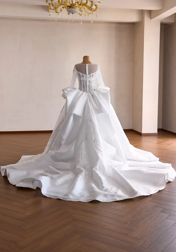 Luxus / Herrlich Ivory / Creme Perle Strass Spitze Blumen Fallende Rüsche Brautkleider / Hochzeitskleider 2026 Ballkleid Rundhalsausschnitt Lange Ärmel Satin Kapelle-Schleppe