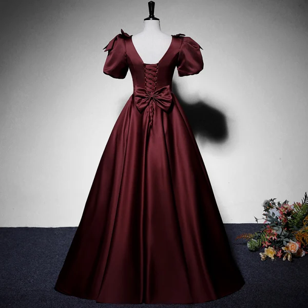 Vintage Purple Satin Balklänningar 2022 Prinsessa V-Hals Pösigt Korta ärm Halterneck Rosett Långa Formella Klänningar