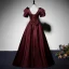 Vintage Purple Satin Balklänningar 2022 Prinsessa V-Hals Pösigt Korta ärm Halterneck Rosett Långa Formella Klänningar