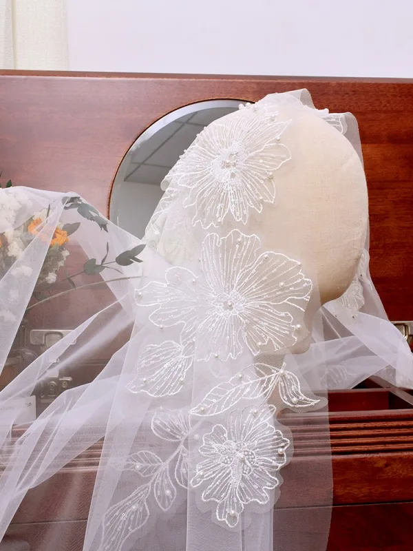 Vintage / Retro White Handmade  Lace Flower Pearl 1.5 m Wedding Veils 2025 Tulle