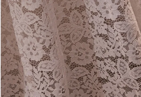Schöne Weiß Spitze Blumen Brautkleider / Hochzeitskleider 2024 A Linie Spaghettiträger 3/4 Ärmel Rückenfreies Sweep / Pinsel Zug Hochzeit