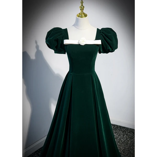 Élégant Vert Foncé Robe De Bal 2023 Princesse Encolure Carrée Gonflée Manches Courtes Dos Nu Train De Balayage Promo Robe De Ceremonie