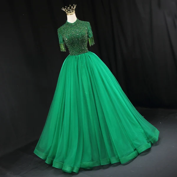 Haut de Gamme Vert Fait main Perlage Paillettes Robe De Bal 2022 Robe Boule Col Haut Faux Diamant Gland Manches Courtes Dos Nu Longue Robe De Ceremonie