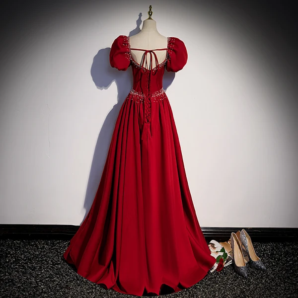 Elegante Burgunderrot Satin Ballkleider 2022 A Linie Eckiger Ausschnitt Perlenstickerei Geschwollenes Kurze Ärmel Rückenfreies Schleife Lange Festliche Kleider