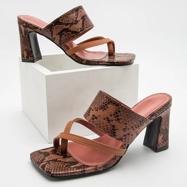 Romain Blanche Motif Peau De Serpent Sandales Femme 2022 Vêtement de rue 8 cm Talons Épais Peep Toes / Bout Ouvert Sandales Talons Hauts