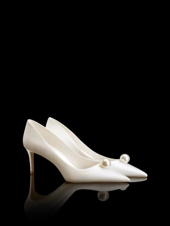 Elegant White Satin Pearl Wedding Shoes 2024 6 Cm Stiletto Heels Pointed Toe Wedding Pumps High Heels