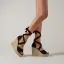 Piękne Czarne Zużycie ulicy Warkocz Sandały Damskie 2022 Z Paskiem 11 cm Na Koturnie Peep Toe Boots