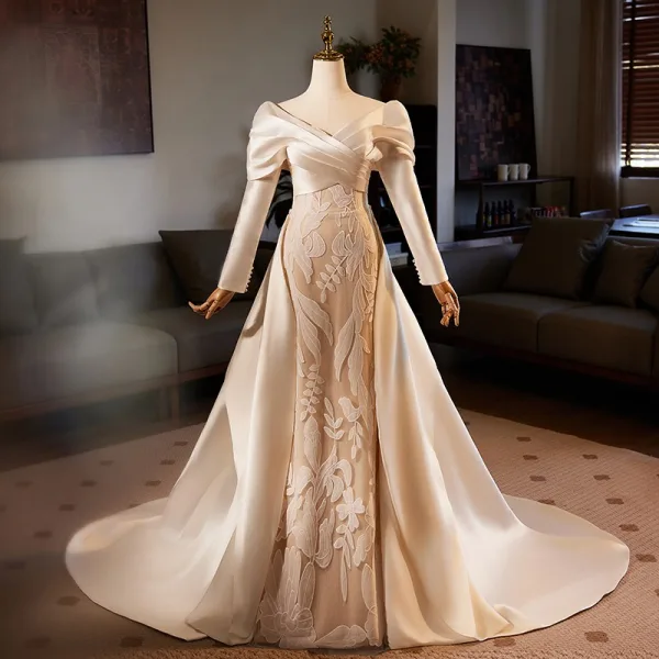 Vintage / Retro Champagne Satin Wedding Dresses 2024 Trumpet / Mermaid V-Neck Long Sleeve Backless Sweep Train Wedding