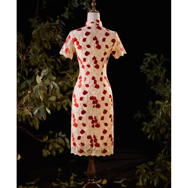 Chinese style Champagne Evening Party Lace Flower Cheongsam 2022 Trumpet / Mermaid High Neck Short Sleeve Knee-Length Cheongsam / Qipao