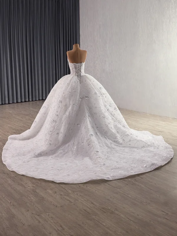 High End Weiß Handgefertigt Perlenstickerei Perle Pailletten Quinceañera Brautkleider / Hochzeitskleider 2025 Ballkleid Bandeau Ärmellos Rückenfreies Kapelle-Schleppe Tülle
