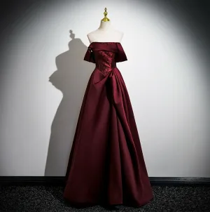 Vintage Burgundy Balklänningar 2025 Prinsessa Axelbandslös Ärmlös Halterneck Långa Bal Formella Klänningar