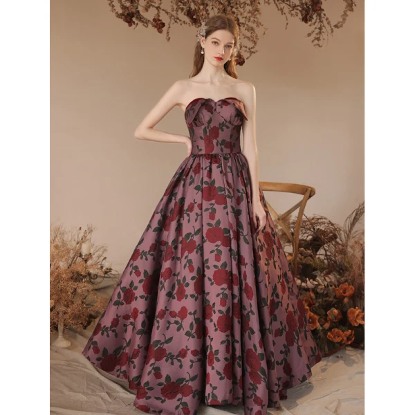 Chic / Beautiful Burgundy Rose Prom Dresses 2023 A-Line / Princess Strapless Sleeveless Backless Floor-Length / Long Prom Formal Dresses