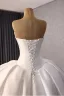 Haut de Gamme Élégant Ivoire Satin Corset  Robe De Mariée 2026 Robe Boule Bustier Sans Manches Dos Nu Chapel Train