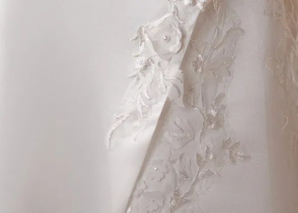 Élégant Blanche En Dentelle Fleur Appliques Satin Légère Robe De Mariée 2025 Princesse Bustier Sans Manches Dos Nu Train De Balayage Mariage
