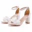 Schöne Weiß Applikationen Brautschuhe 2023 7 cm Thick Heels Knöchelriemen Peeptoes Hochzeit Sandaletten Hochhackige