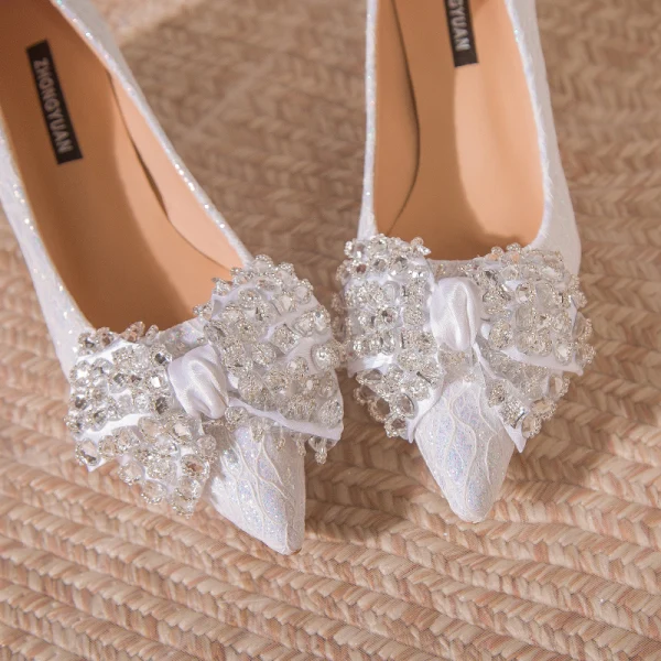 Charming Silver Rhinestone Lace Wedding Shoes 2024 4 cm Thick Heels Pointed Toe Wedding Pumps High Heels