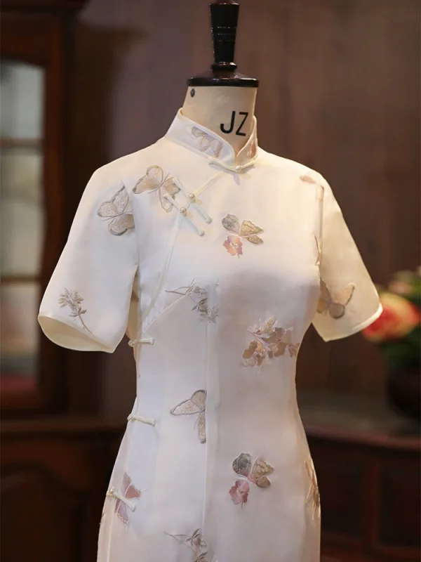 Chinese style White Butterfly Embroidered Cheongsam 2026 Trumpet / Mermaid High Neck Short Sleeve Tea-length