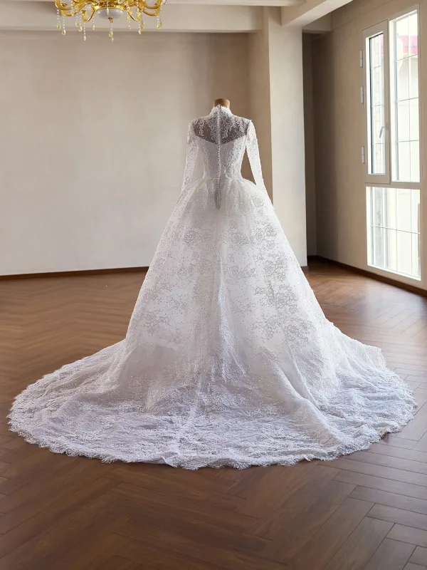 Luxury / Gorgeous White Handmade  Beading Pearl Lace Flower Sequins Wedding Dresses 2026 Ball Gown High Neck Long Sleeve Chapel Train
