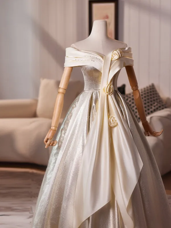 Elegant Champagne Appliques Prom Dresses 2025 Ball Gown Off-The-Shoulder Short Sleeve Backless Floor-Length / Long Formal Dresses