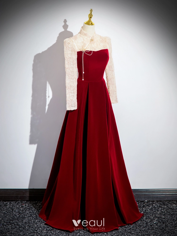 Elegant Burgundy Beading Pearl Lace Flower Velvet Prom Dresses 2024 A-Line  / Princess High Neck Long Sleeve Backless Floor-Length / Long Prom Formal  Dresses
