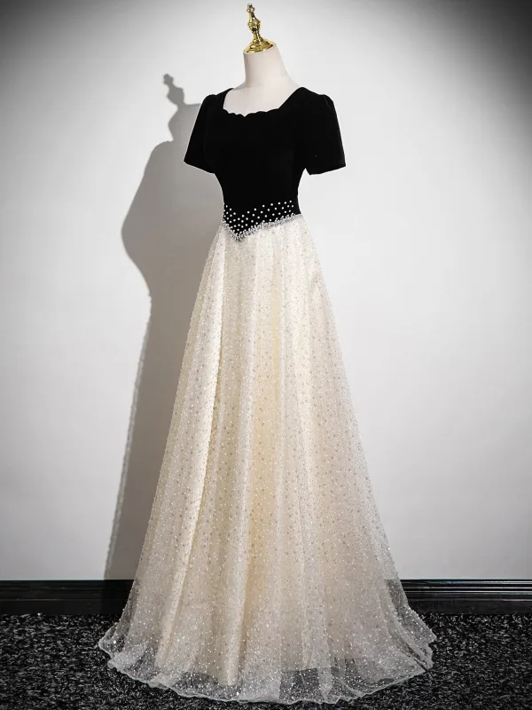 Elegant Black Pearl Rhinestone Sequins Prom Dresses 2026 A-Line / Princess Square Neckline Short Sleeve Backless