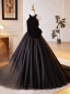 Charmant Noire Perlage Appliques Robe De Bal 2024 Robe Boule Titulaire Sans Manches Dos Nu Train De Balayage Robe De Ceremonie
