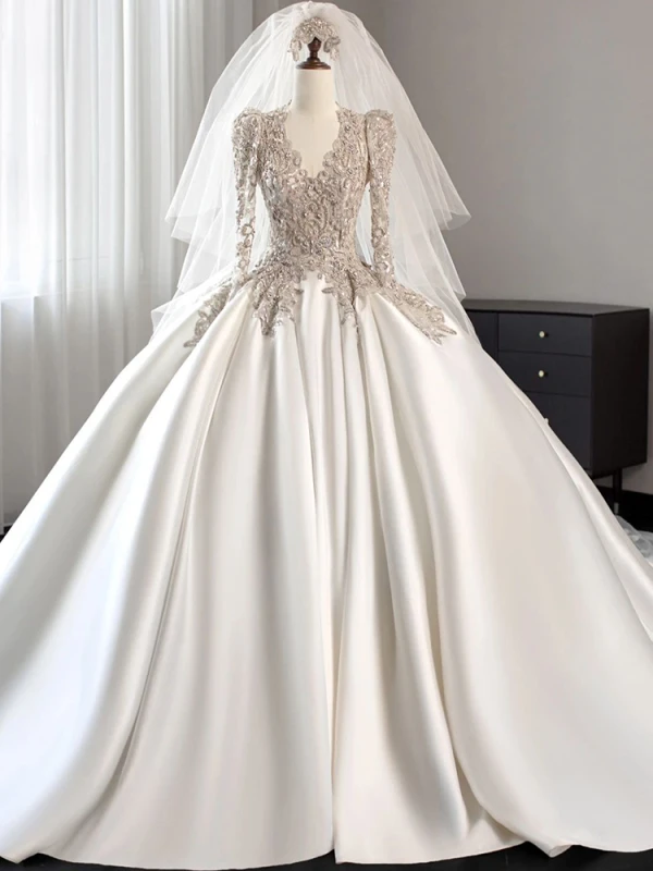 Vintage / Retro Ivory Beading Rhinestone Sequins Satin Wedding Dresses 2024 Ball Gown V-Neck Long Sleeve Backless Chapel Train Wedding