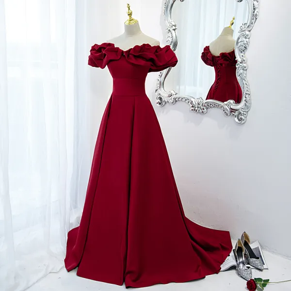 Elegantes A-Line / Princess Rojo De Compromiso Vestidos de gala 2021 Fuera Del Hombro Correas Cruzadas Largos Ruffle Satén Vestidos Formales