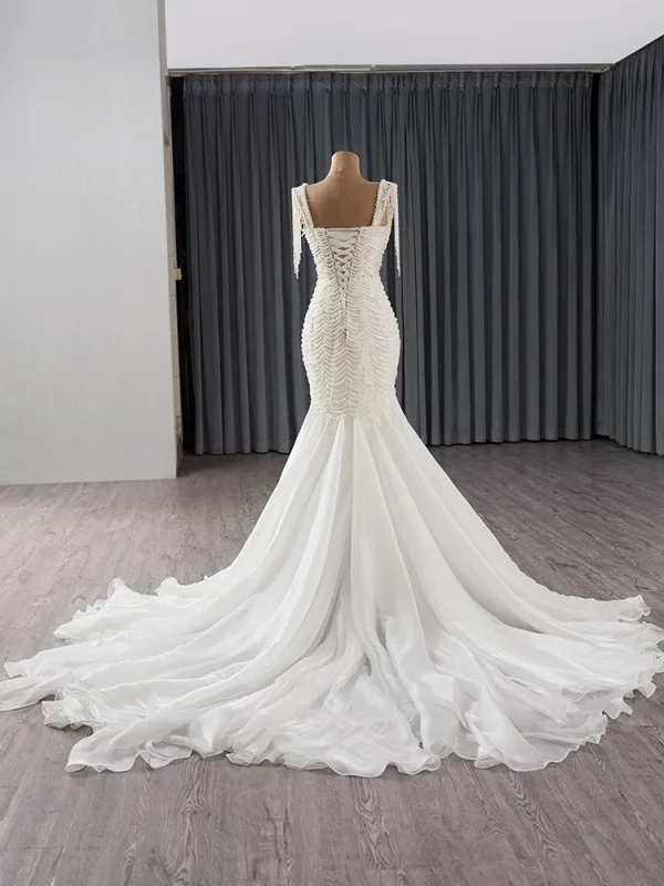 Haut de Gamme Blanche Fait main Perlage Perle Paillettes Robe De Mariée 2025 Trompette / Sirène Encolure Carrée Sans Manches Dos Nu Tribunal Train Mariage