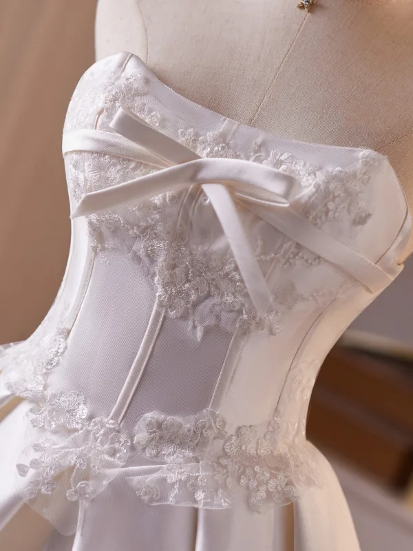 Sexy White Lace Flower Satin Short Party Dresses 2025 A-Line / Princess Strapless Sleeveless Backless Cocktail Party Evening Party Formal Dresses