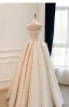 High End Schlicht Ivory / Creme Perlenstickerei Satin Brautkleider / Hochzeitskleider 2026 A Linie Bandeau Ärmellos Rückenfreies Lange