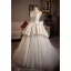 Vintage / Originale Blanche Volants en Cascade Satin Robe De Mariée 2025 Robe Boule Bustier Sans Manches Dos Nu Noeud Train De Balayage