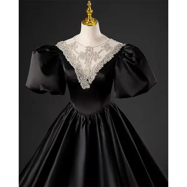 Vintage / Retro Black Satin Rhinestone Prom Dresses 2022 Ball Gown Scoop Neck Prom Dresses Puffy Short Sleeve Court Train Prom Formal Dresses