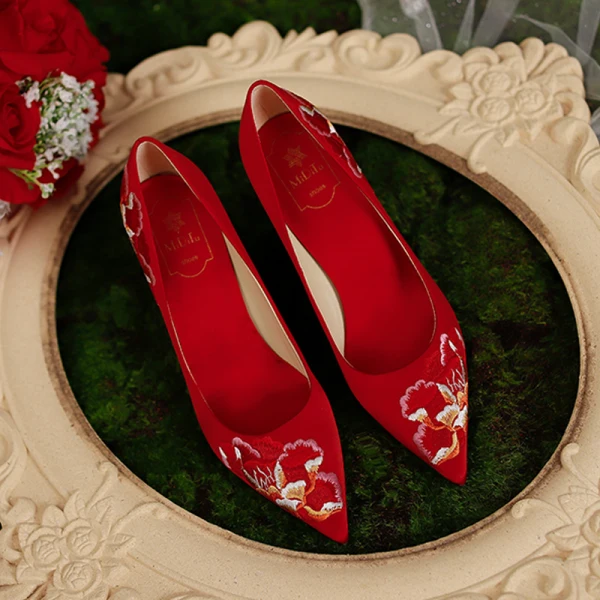 Chinese style Red Embroidered Wedding Shoes 2023 Leather Satin 9 cm Stiletto Heels Pointed Toe Wedding Pumps High Heels