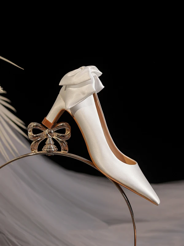 Elegante Ivory / Creme Leder Schleife Brautschuhe 2023 5 cm Thick Heels Spitzschuh Hochzeit Pumps Hochhackige