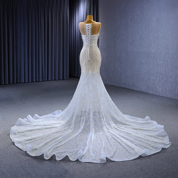 High-end Charming White Glitter Sequins Wedding Dresses 2023 Trumpet / Mermaid Scoop Neck Sleeveless Chapel Train Wedding