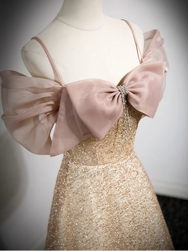Scintillantes Doré Faux Diamant Paillettes Robe De Soirée 2023 Princesse Bretelles Spaghetti Noeud Manches Courtes Dos Nu Longue Soirée Robe De Ceremonie