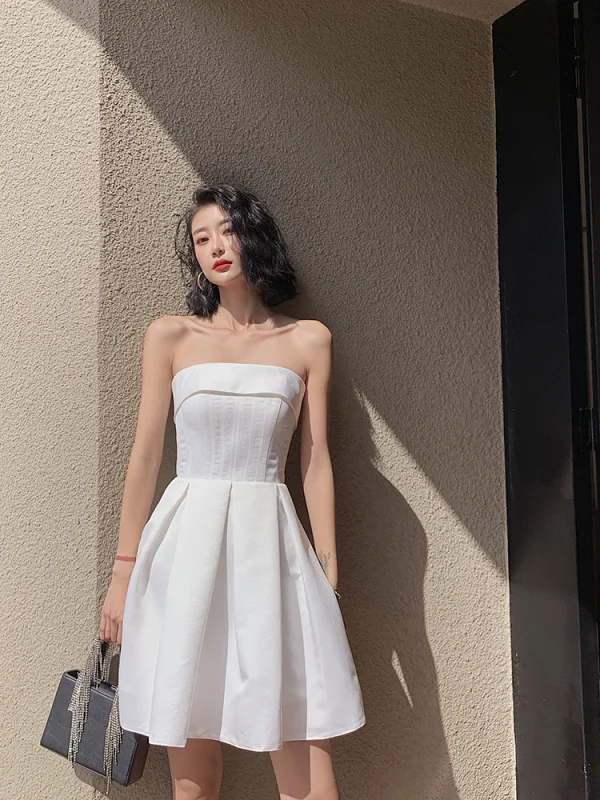 Sexy Ivory Party Dresses Cocktail Party 2022 A-Line / Princess Strapless Sleeveless Backless Knee-Length Formal Dresses
