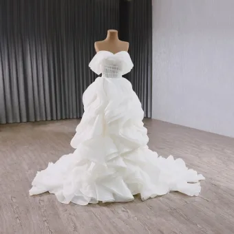 High End Weiß Fallende Rüsche Brautkleider Hochzeitskleider 2025 A Linie Bandeau Ärmellos Rückenfreies Hof Schleppe Hochzeit