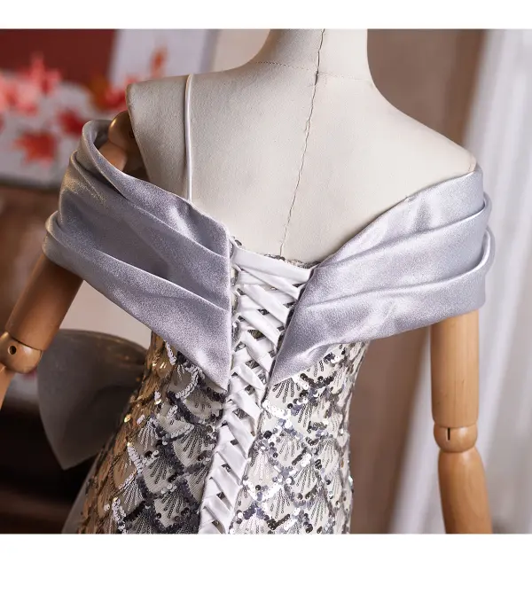 Scintillantes Argenté Noeud Paillettes Robe De Bal 2026 Trompette / Sirène De l'épaule Manches Courtes Dos Nu Longue Robe De Ceremonie