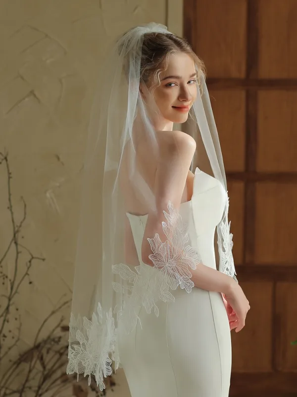 Vintage / Retro White Lace Flower Wedding Veils 2025 1 m Tulle