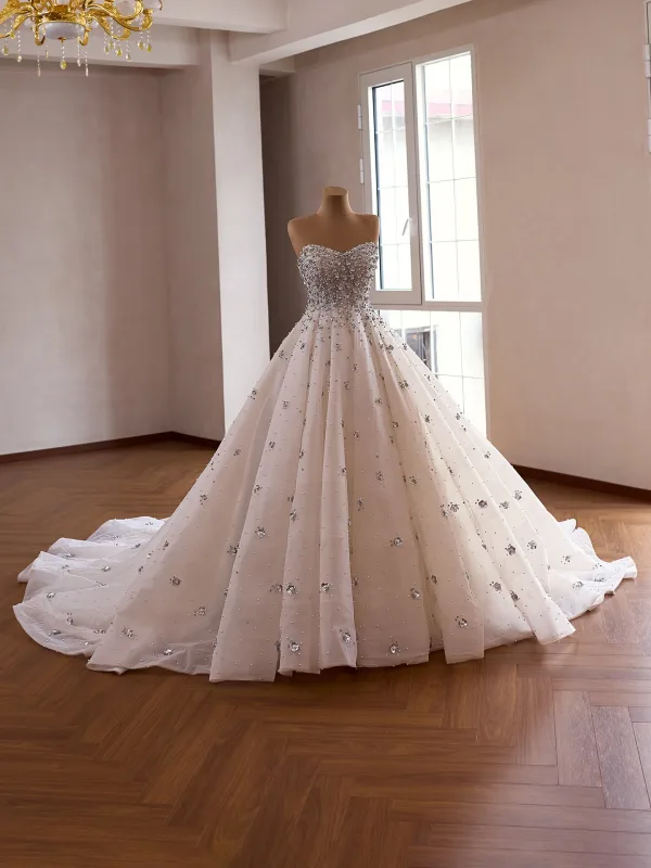 Luksus Champagne Håndlaget Perle Paljetter Rhinestone Chapel Train Brudekjoler 2026 Ballkjole Kjæreste Uten Ermer Ryggløse Tyll