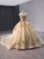 Luxus / Herrlich Gold Handgefertigt Pailletten Spitze Star Ballkleider 2024 Ballkleid Rundhalsausschnitt Kurze Ärmel Kapelle-Schleppe Ball Festliche Kleider