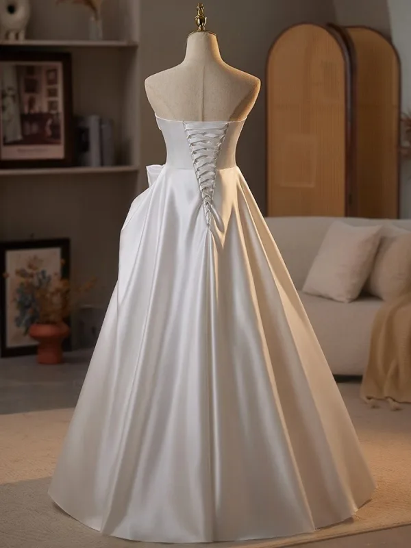 Vintage / Retro White Satin Wedding Dresses 2025 A-Line / Princess Strapless Sleeveless Backless Floor-Length / Long