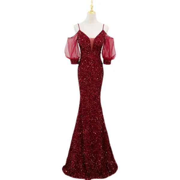 Scintillantes Bordeaux Paillettes Robe De Soirée 2022 Trompette / Sirène Bretelles Spaghetti Manches Courtes Dos Nu Longue Robe De Ceremonie