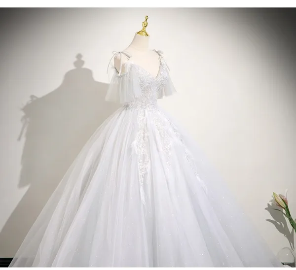 Charmant Blanche Perlage Paillettes Robe De Bal 2025 Robe Boule Bretelles Spaghetti Sans Manches Dos Nu Longue Robe De Ceremonie
