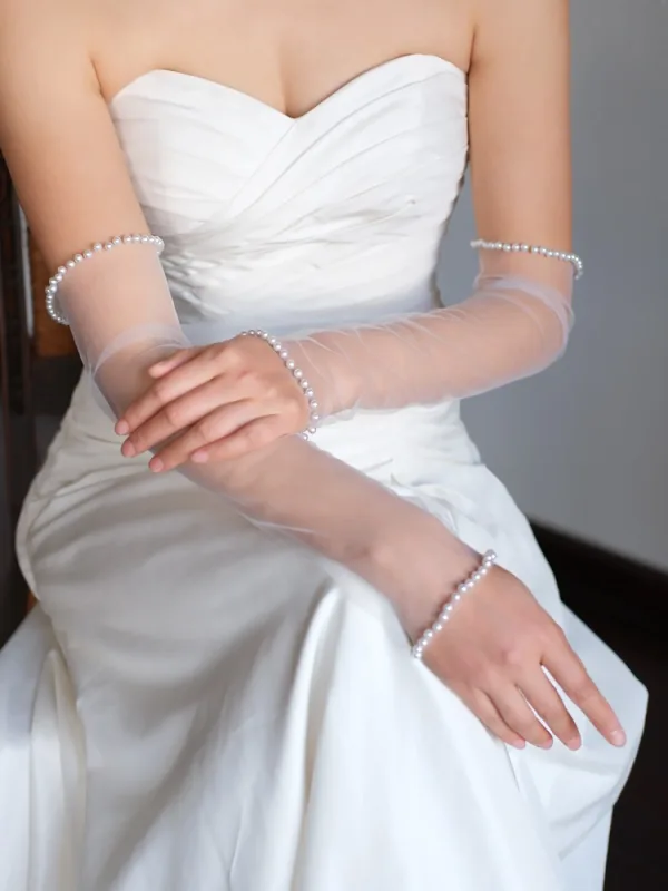 Modest / Simple White Pearl Wedding Bridal Gloves 2025 Tulle