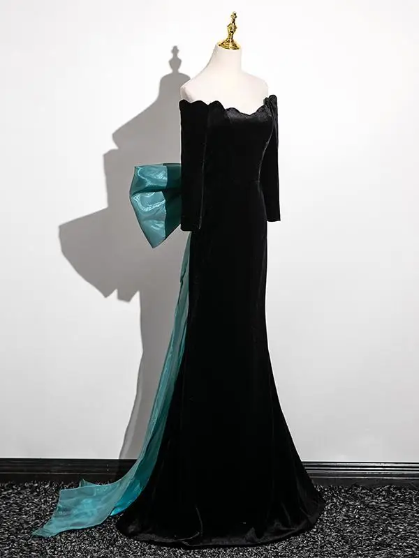 Chic / Beautiful Black Velvet Evening Dresses 2025 Trumpet / Mermaid Off-The-Shoulder Short Sleeve Backless Bow Sweep Train Evening Party Formal Dresses