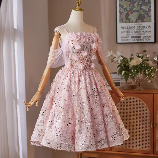 Chic / Belle Rougissant Rose Appliques Perlage Paillettes de retour Robe De Graduation 2025 Robe Boule Bretelles Spaghetti Sans Manches Dos Nu Courte Robe De Ceremonie
